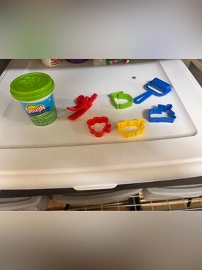 Play Dough with with Bright Red, Yellow, Green & Blue toys